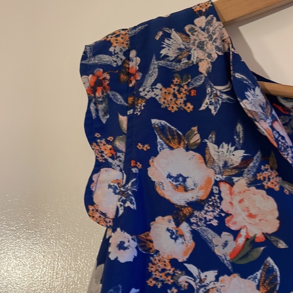 ⭐️ 41 Hawthorn floral top. So cute! Size L - Picture 5 of 6